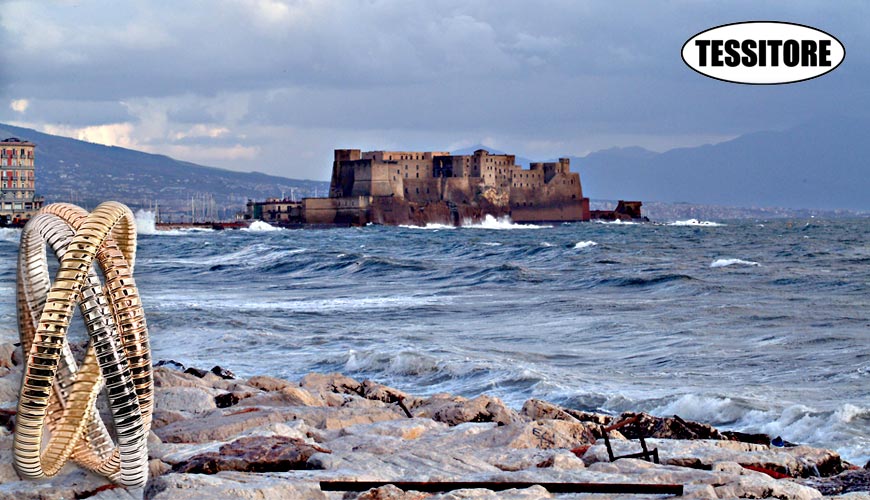 Napoli Castel dell'Ovo - tessitore tubogas jewels